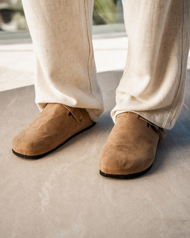 NEOR Suede Clogs